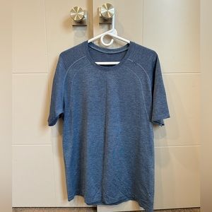 Men’s Lululemon tee